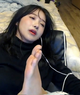 Yoo 'Jinnytty' Yoonjin feet photo thumbnail