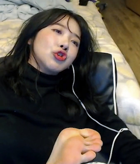 Yoo 'Jinnytty' Yoonjin feet photo thumbnail