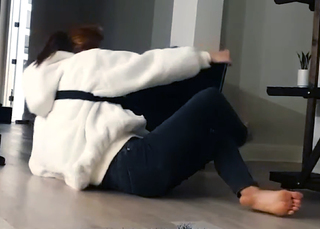 Yoo 'Jinnytty' Yoonjin feet photo thumbnail