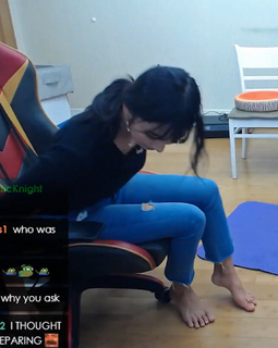 Yoo 'Jinnytty' Yoonjin feet photo thumbnail