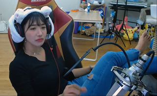 Yoo 'Jinnytty' Yoonjin feet photo thumbnail