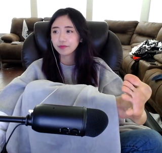 Yoo 'Jinnytty' Yoonjin feet photo thumbnail