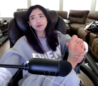 Yoo 'Jinnytty' Yoonjin feet photo thumbnail