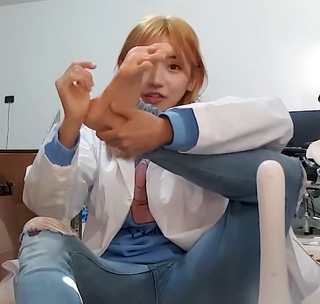 Yoo 'Jinnytty' Yoonjin feet photo thumbnail