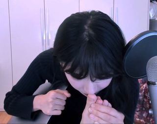 Yoo 'Jinnytty' Yoonjin feet photo thumbnail