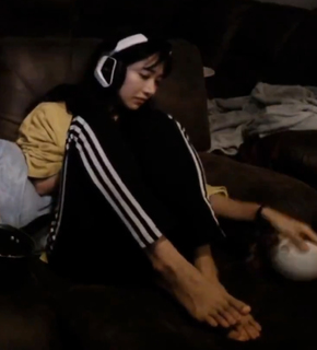 Yoo 'Jinnytty' Yoonjin feet photo thumbnail