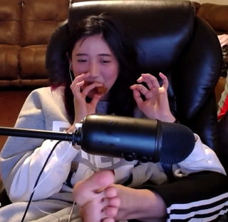 Yoo 'Jinnytty' Yoonjin feet photo thumbnail