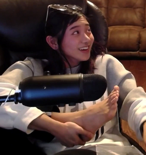 Yoo 'Jinnytty' Yoonjin feet photo thumbnail