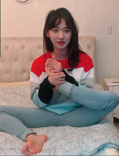 Yoo 'Jinnytty' Yoonjin feet photo thumbnail