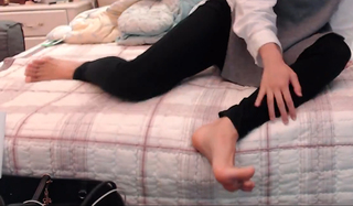 Yoo 'Jinnytty' Yoonjin feet photo thumbnail