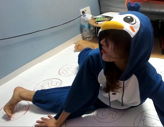 Yoo 'Jinnytty' Yoonjin feet photo thumbnail