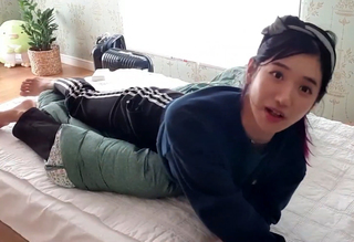 Yoo 'Jinnytty' Yoonjin feet photo thumbnail