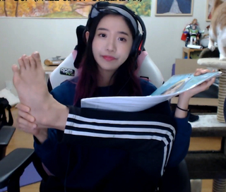 Yoo 'Jinnytty' Yoonjin feet photo thumbnail