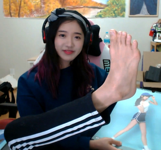 Yoo 'Jinnytty' Yoonjin feet photo thumbnail