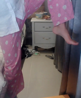 Yoo 'Jinnytty' Yoonjin feet photo thumbnail