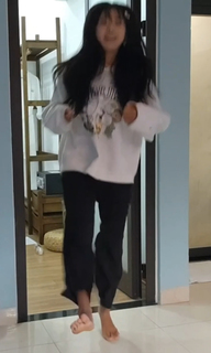 Yoo 'Jinnytty' Yoonjin feet photo thumbnail