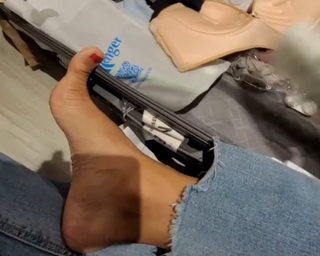 Yoo 'Jinnytty' Yoonjin feet photo thumbnail