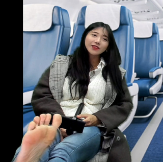 Yoo 'Jinnytty' Yoonjin feet photo thumbnail