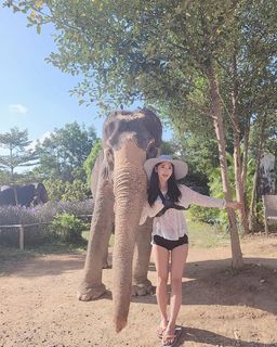 Yoo 'Jinnytty' Yoonjin feet photo thumbnail