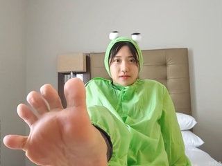 Yoo 'Jinnytty' Yoonjin feet photo thumbnail