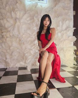 Yoo 'Jinnytty' Yoonjin feet photo thumbnail