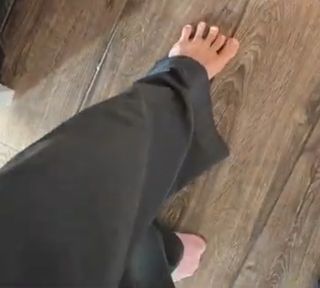 Yoo 'Jinnytty' Yoonjin feet photo thumbnail