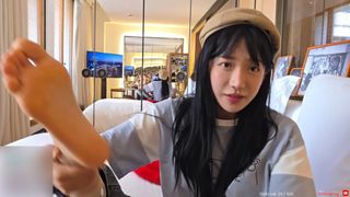 Yoo 'Jinnytty' Yoonjin feet photo 2