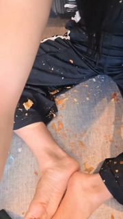 Yoo 'Jinnytty' Yoonjin feet photo 1