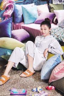 Yoo Jeong Yeon feet photo 17