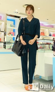 Yoon Eun-hye feet photo 7