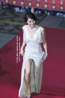 Yoon So-yi feet photo 1