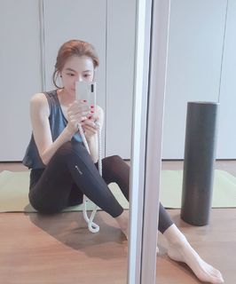 Yoon So-yi feet photo 20
