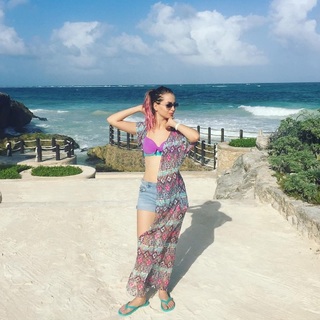 Yoseline Hoffman feet photo thumbnail