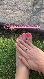 Yoseline Hoffman feet photo thumbnail