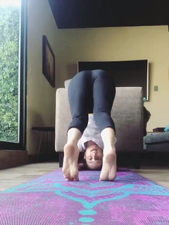 Yoseline Hoffman feet photo thumbnail