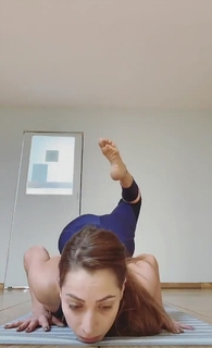 Yoseline Hoffman feet photo thumbnail