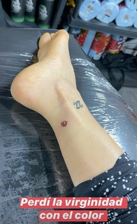 Yoseline Hoffman feet photo thumbnail