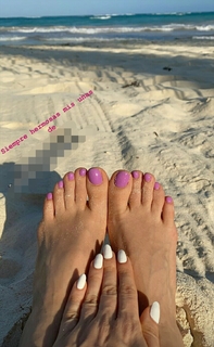 Yoseline Hoffman feet photo thumbnail