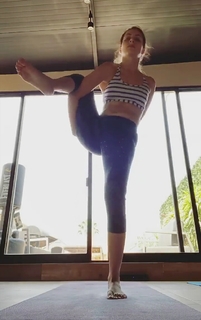 Yoseline Hoffman feet photo thumbnail