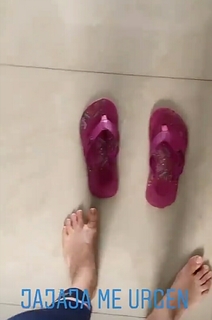 Yoseline Hoffman feet photo thumbnail