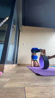 Yoseline Hoffman feet photo thumbnail