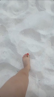 Yoseline Hoffman feet photo thumbnail