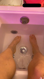 Yoseline Hoffman feet photo thumbnail