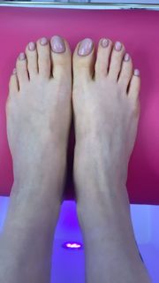 Yoseline Hoffman feet photo thumbnail