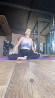 Yoseline Hoffman feet photo thumbnail