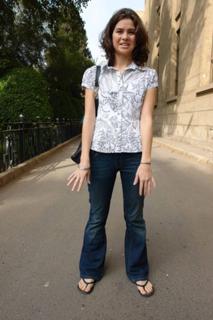 Yousra El Lozy feet photo thumbnail