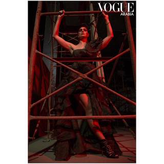 Yousra El Lozy feet photo thumbnail