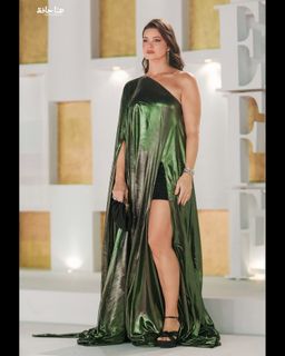 Yousra El Lozy feet photo thumbnail