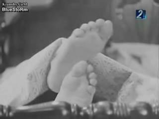 Youssra feet photo thumbnail