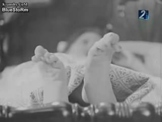 Youssra feet photo thumbnail